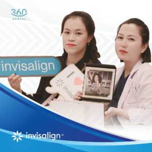 khách hàng nhận khay invisalign tại nha khoa 360 dental